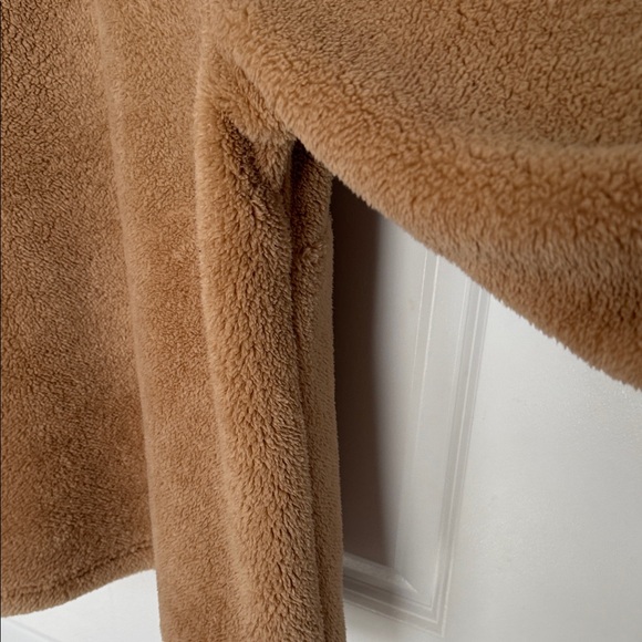 Vineyard Vines Tan Fleece quarter zip - Picture 14 of 16